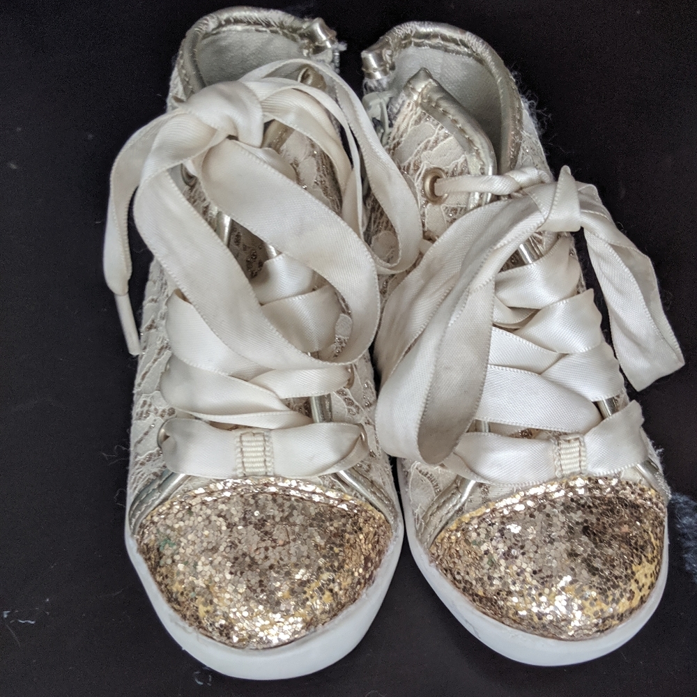 Gold glitter tennis shoes